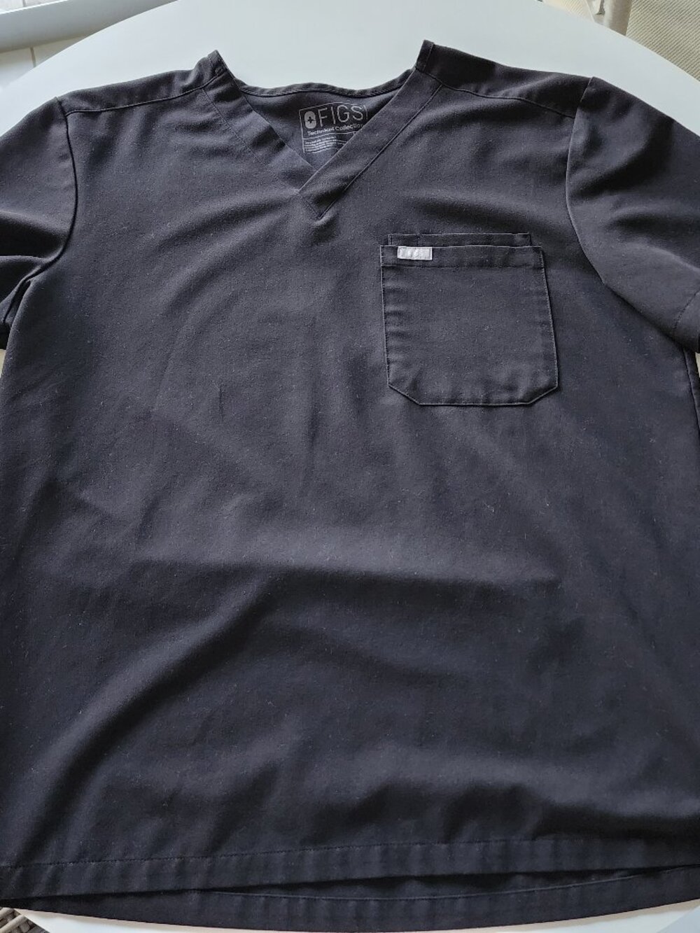 Figs Leon 3 pocket scrub top - Mens - Large - GUC